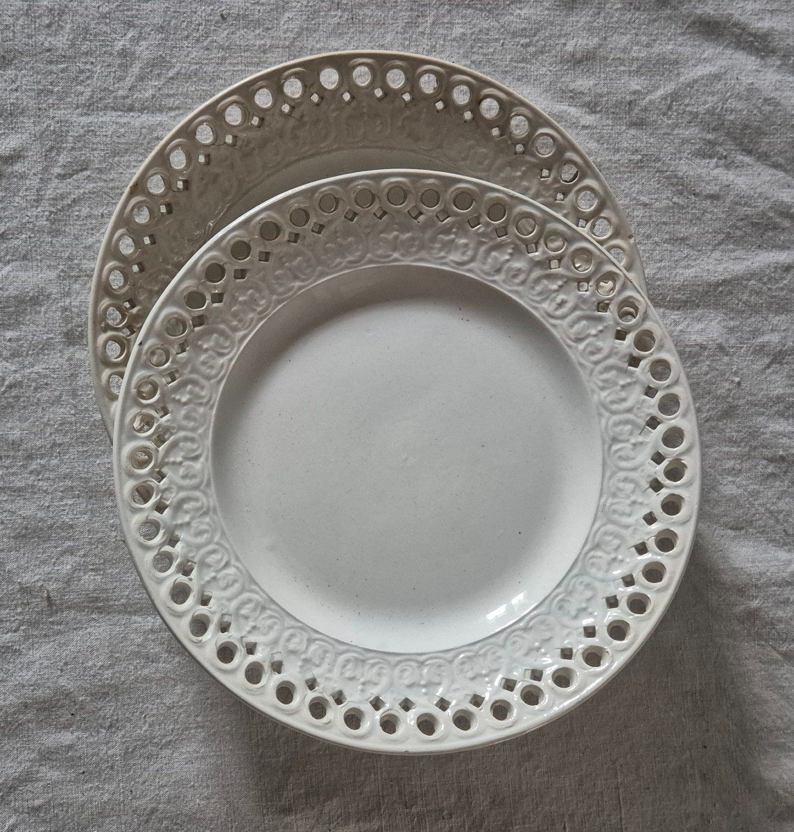 Pair Of Cream Earthenware Plates From Creil And Montereau From The Mid-19th Century -photo-1