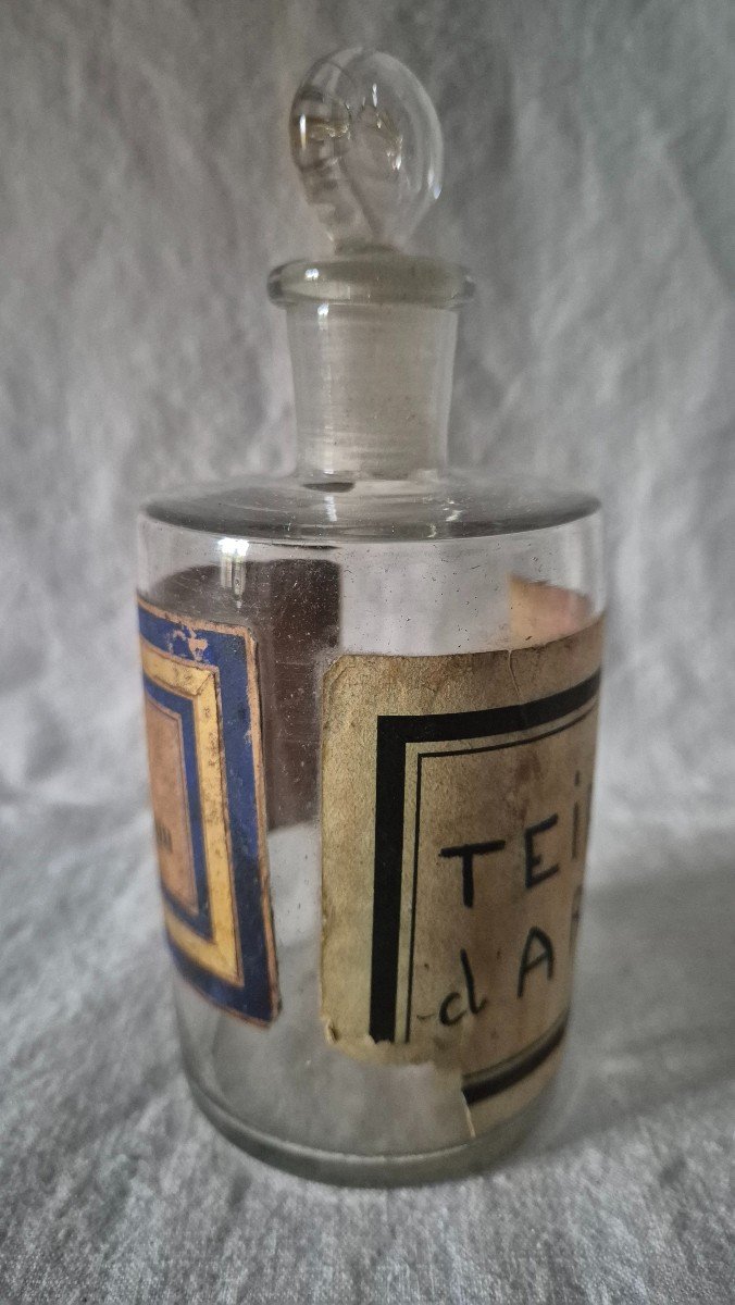 Artisan Perfumer's Neck Bottle With Original Assembled Paper Label And Ear Plug -photo-2