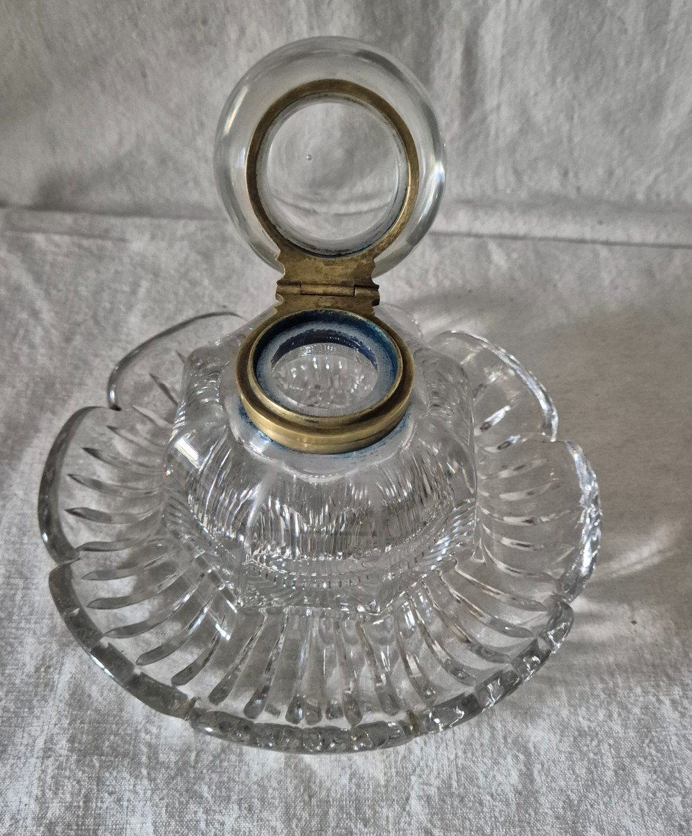 Baccarat Cut Clear Crystal Inkwell Round With Raised Rim Scalloped Shape -photo-3