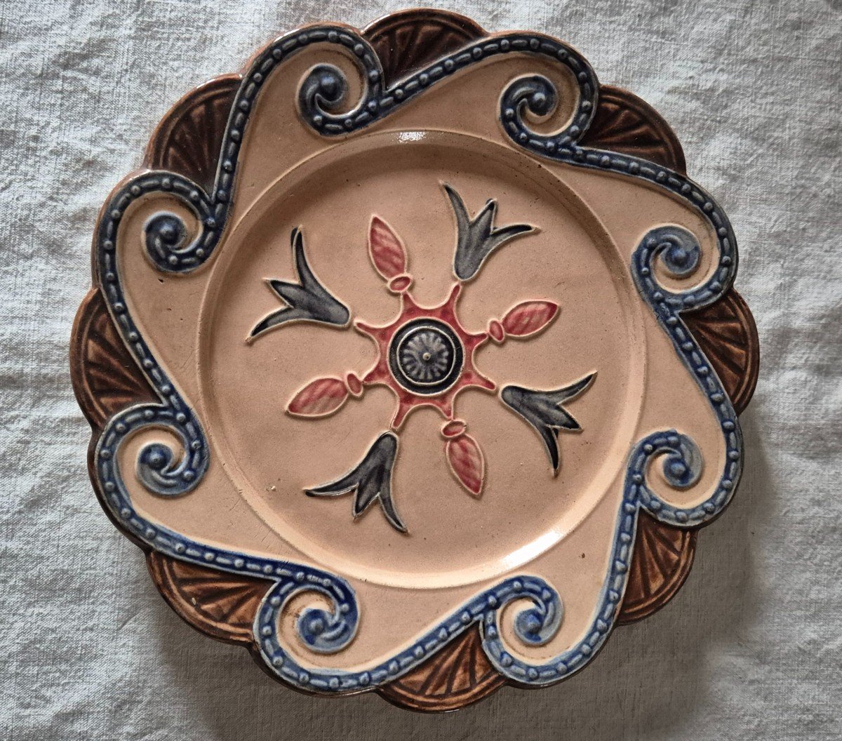 Three Barbotine Plates With Greek Wave Decor And Renaissance-style Rosette -photo-4