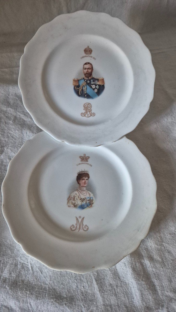 Paire d'Assiettes Célébrant Le Couronnement 1911 De George V Et Mary De Teck-photo-2