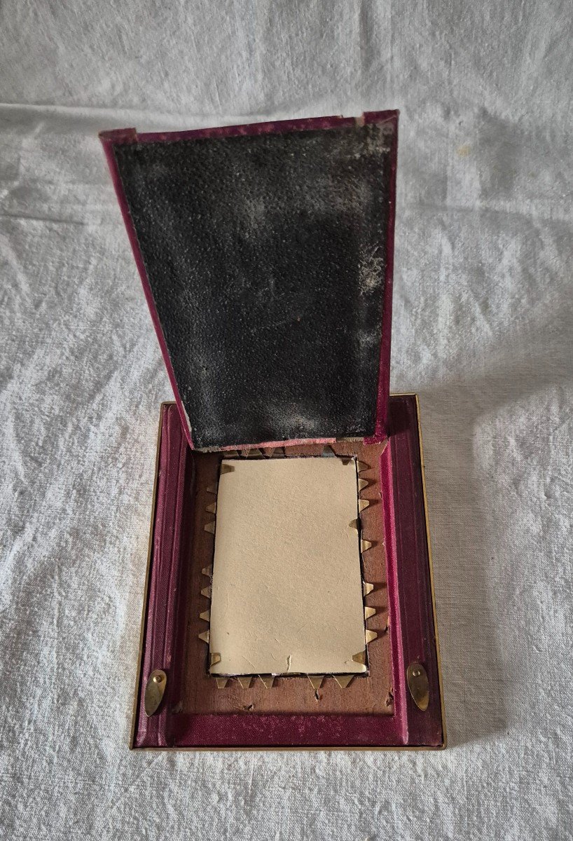 Empire Style Gilt Bronze Photo Frame With Pink Moire Marie-louise And Appliqués -photo-4