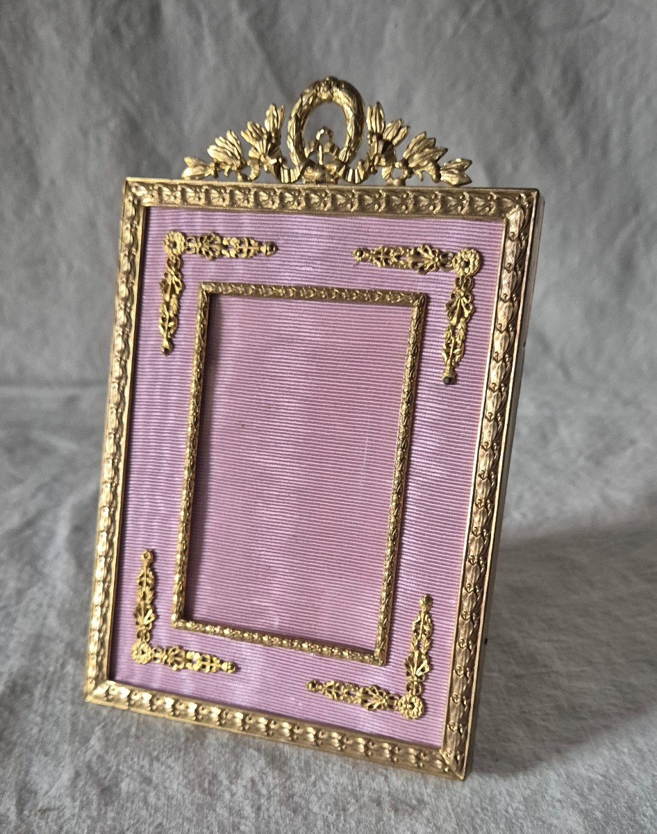 Empire Style Gilt Bronze Photo Frame With Pink Moire Marie-louise And Appliqués 