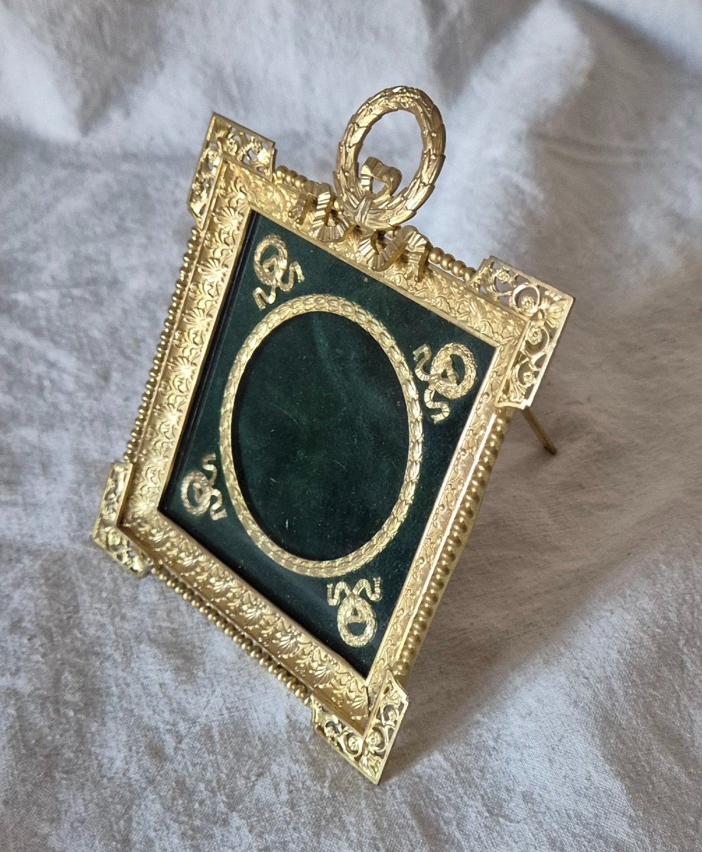 Square Photo Frame Round View Gilded Bronze Marie-louise With Empire Green Background With Applications-photo-2