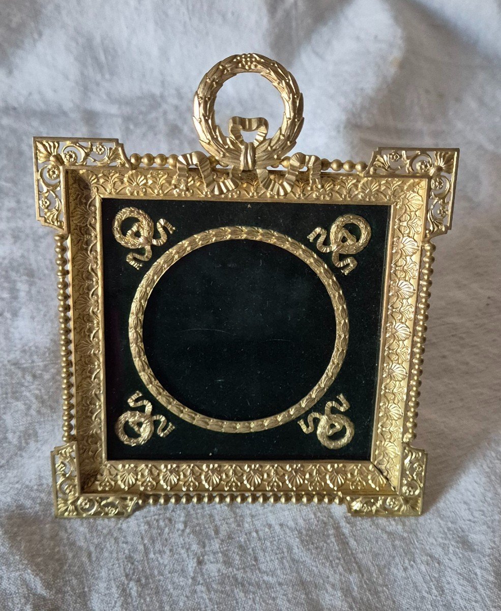 Square Photo Frame Round View Gilded Bronze Marie-louise With Empire Green Background With Applications-photo-5