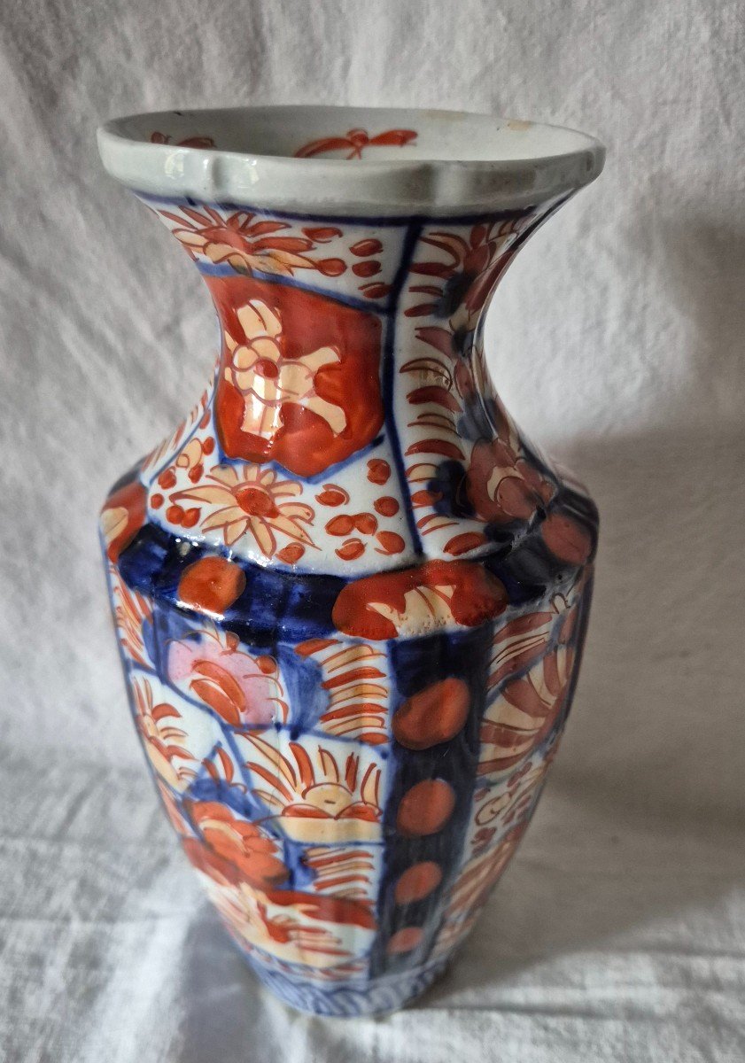 Vase En Porcelaine Japonaise Imari Dans Une Harmonie De Bleu Et d'Orange -photo-3