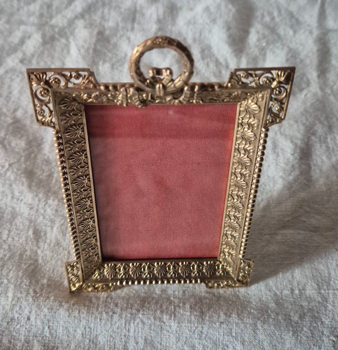 Napoleon III Gilt Bronze Photo Frame With Multiple Ornaments -photo-5