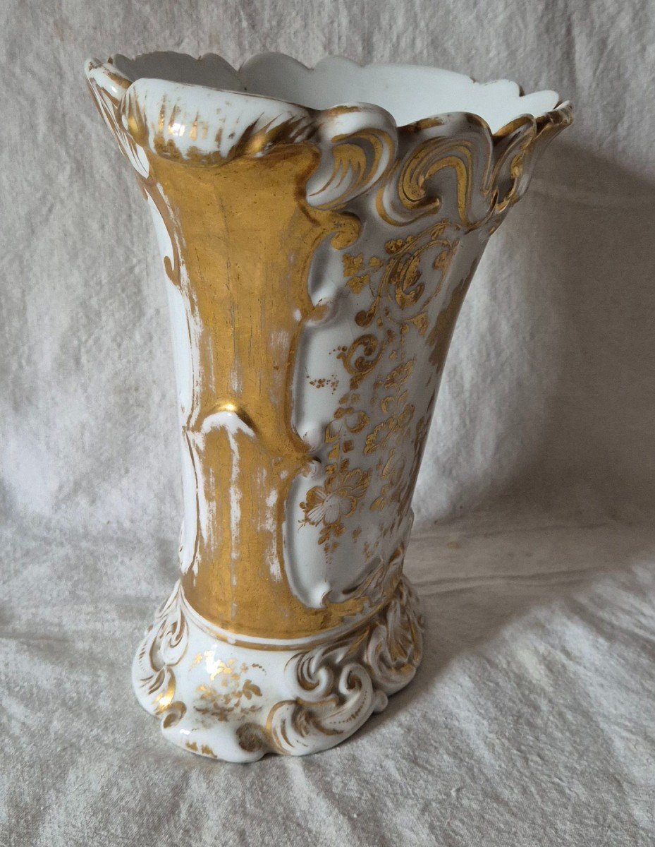 Large Model Of Vase Called "de Mariée" With Golden Decoration In Old Paris Porcelain-photo-3