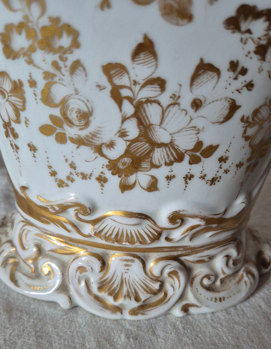 Large Model Of Vase Called "de Mariée" With Golden Decoration In Old Paris Porcelain-photo-4