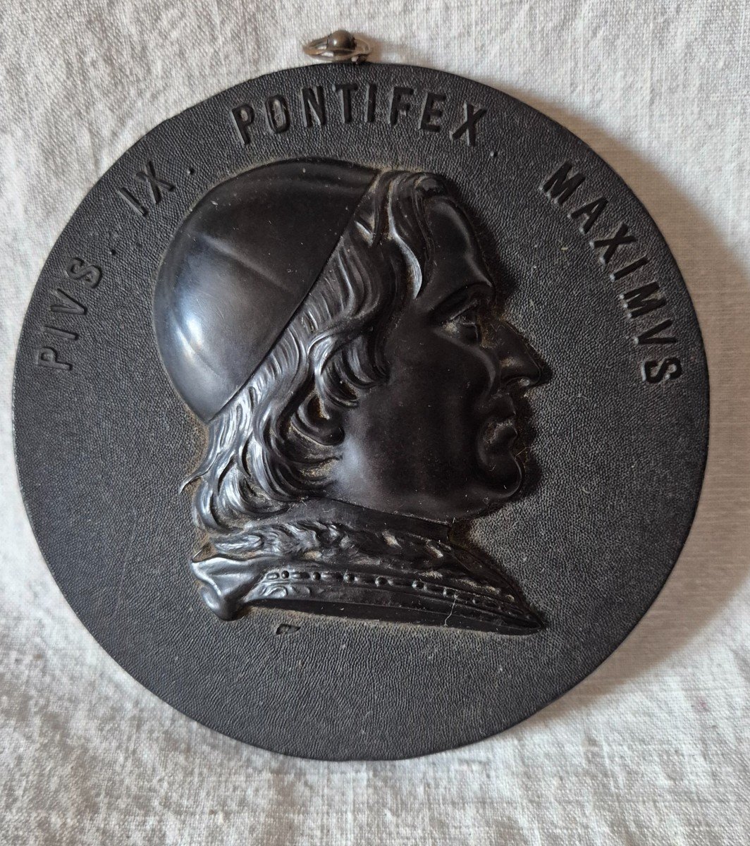 Black Hardwood Medallion Representing Pope Pius IX In Profile In Relief, Second Empire Period -photo-1