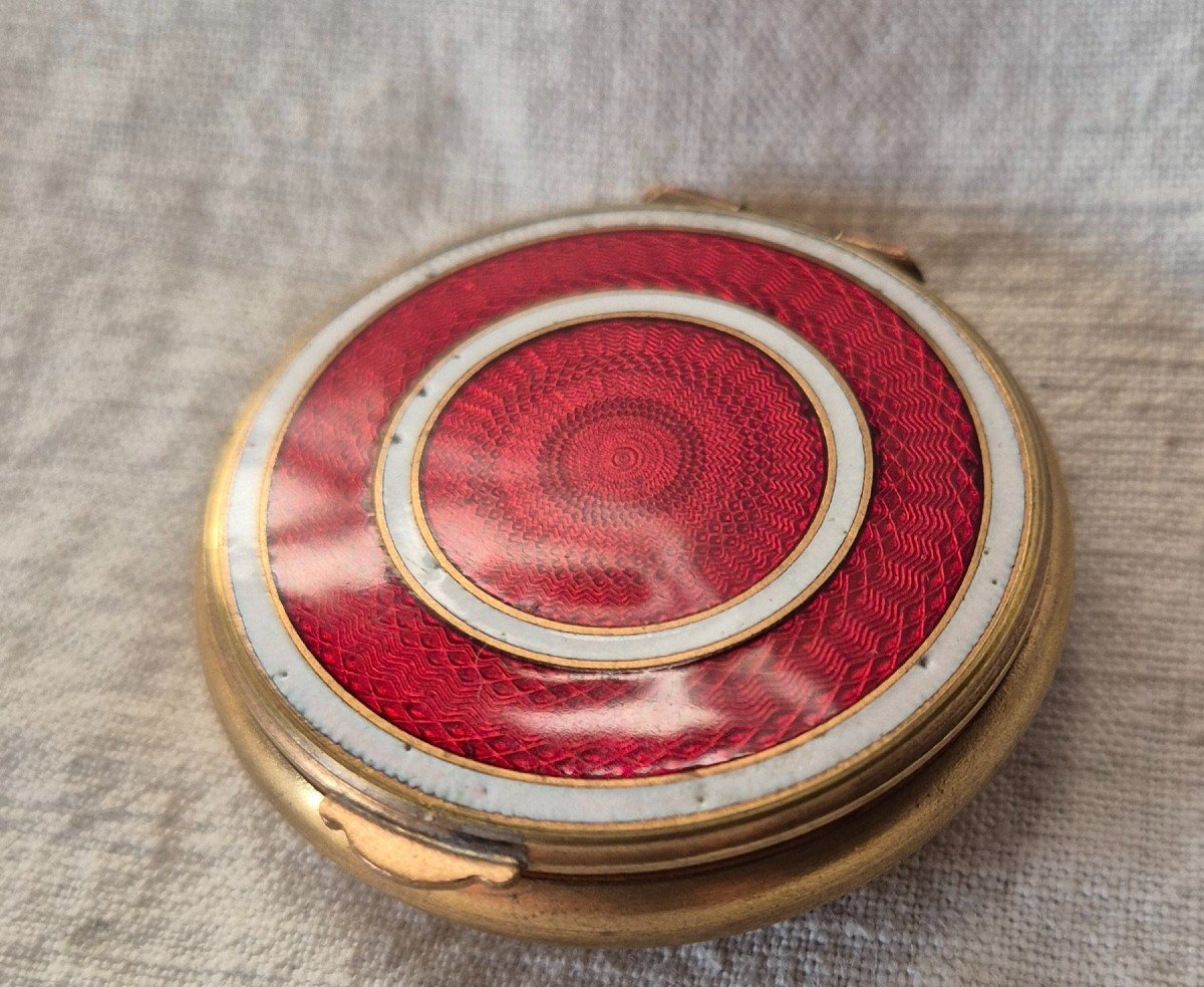 Pocket Pill Box In Guilloche Gold Metal And Red And White Enamel -photo-1