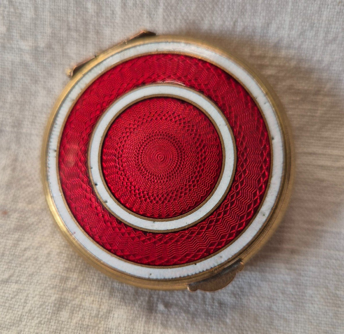 Pocket Pill Box In Guilloche Gold Metal And Red And White Enamel -photo-2