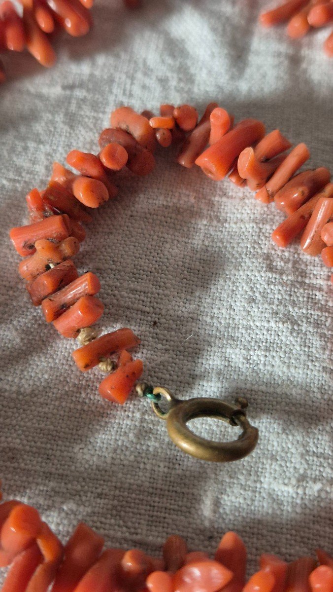 Long Collier En Brisures De Corail -photo-3