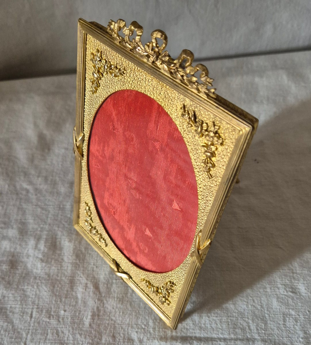 19th Century Louis XVI Style Rectangular Gilt Bronze Photo Frame With Oval Mat -photo-3