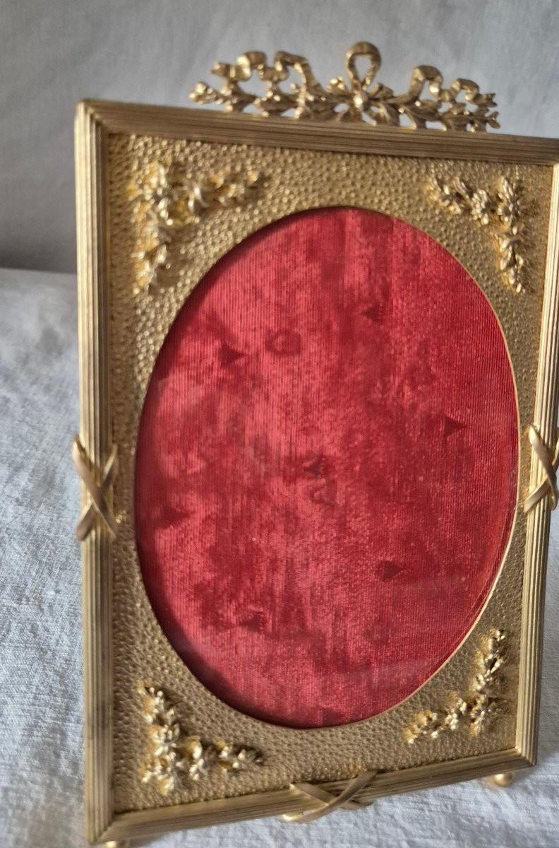 19th Century Louis XVI Style Rectangular Gilt Bronze Photo Frame With Oval Mat -photo-4