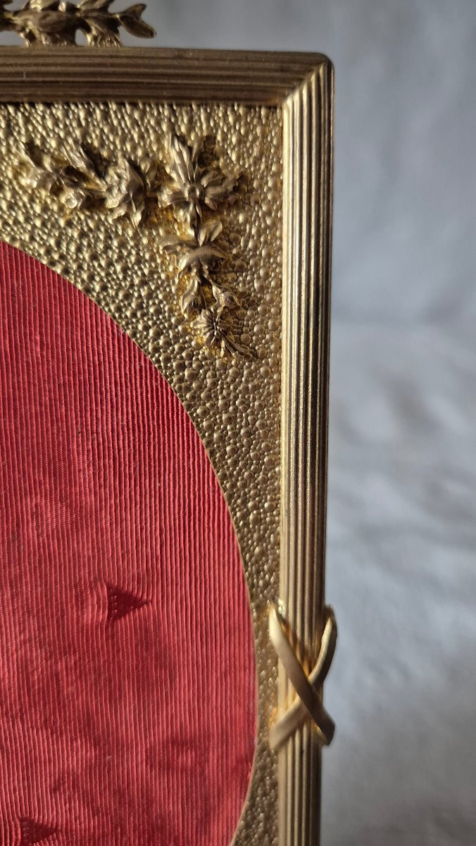 19th Century Louis XVI Style Rectangular Gilt Bronze Photo Frame With Oval Mat -photo-4