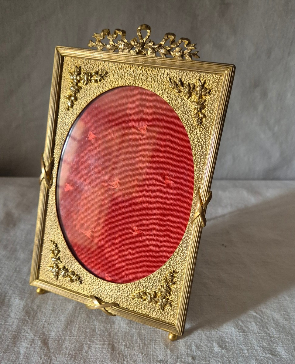 19th Century Louis XVI Style Rectangular Gilt Bronze Photo Frame With Oval Mat 