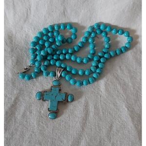 Long Collier En Perles De Turquoise Et Sa Croix Pectorale 