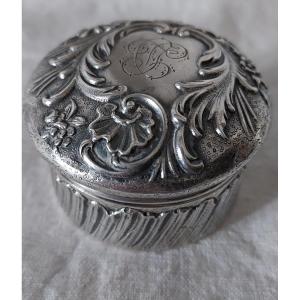 Louis XV Style Silver Pill Box From The 19th Century With Vermilion Interior 