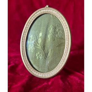 Oval Medallion Photo Frame In Gilded Bronze And Its Convex Glass