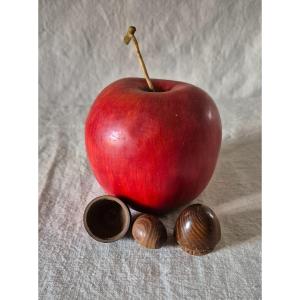 Special Haberdashery: Nestable Turned Walnut Snuff Eggs, Early 20th Century 