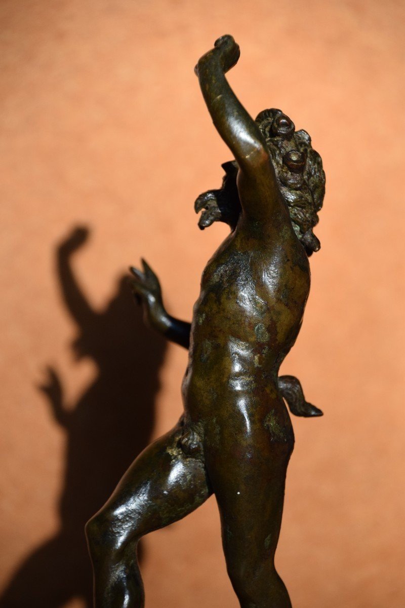 Faune Dansant. Bronze d'Après l'Antique. H: 22,5 Cm. Grand Tour.-photo-3