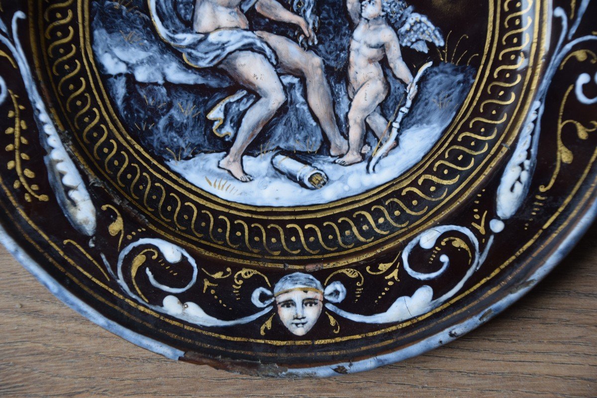 Limoges Enamel Plate. 19th Century. Venus & Cupid.-photo-1