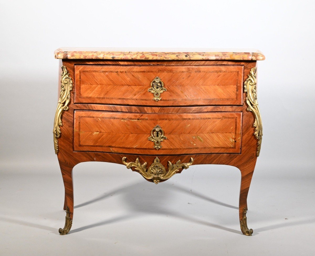 Elegante Commode époque XVIII