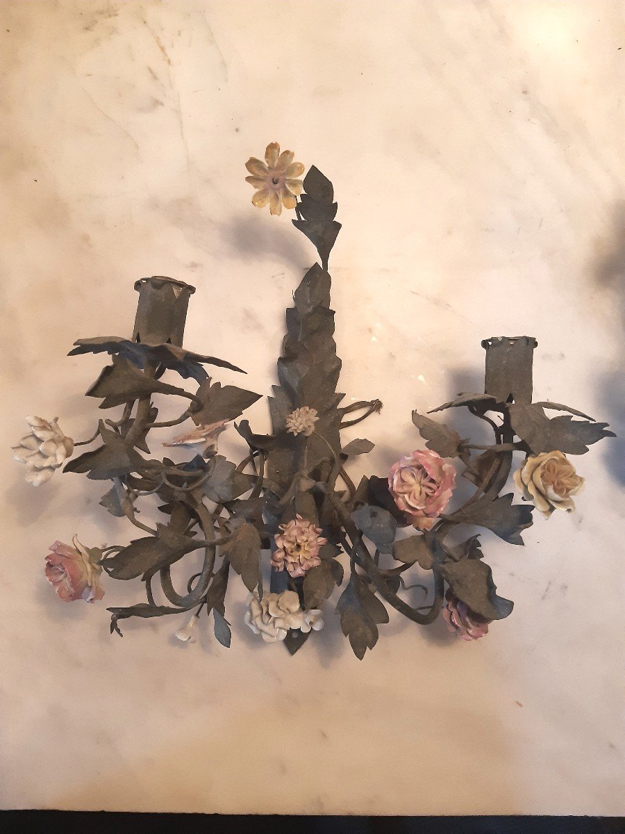 Pair Of Wall Lights With Porcelain Flowers-photo-2