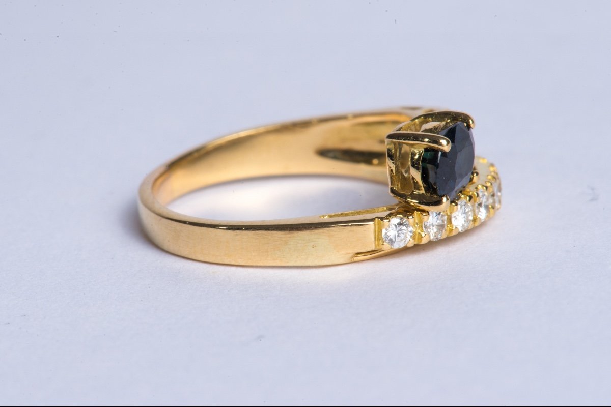 Sapphire Ring And Double Paving Diamonds-photo-4