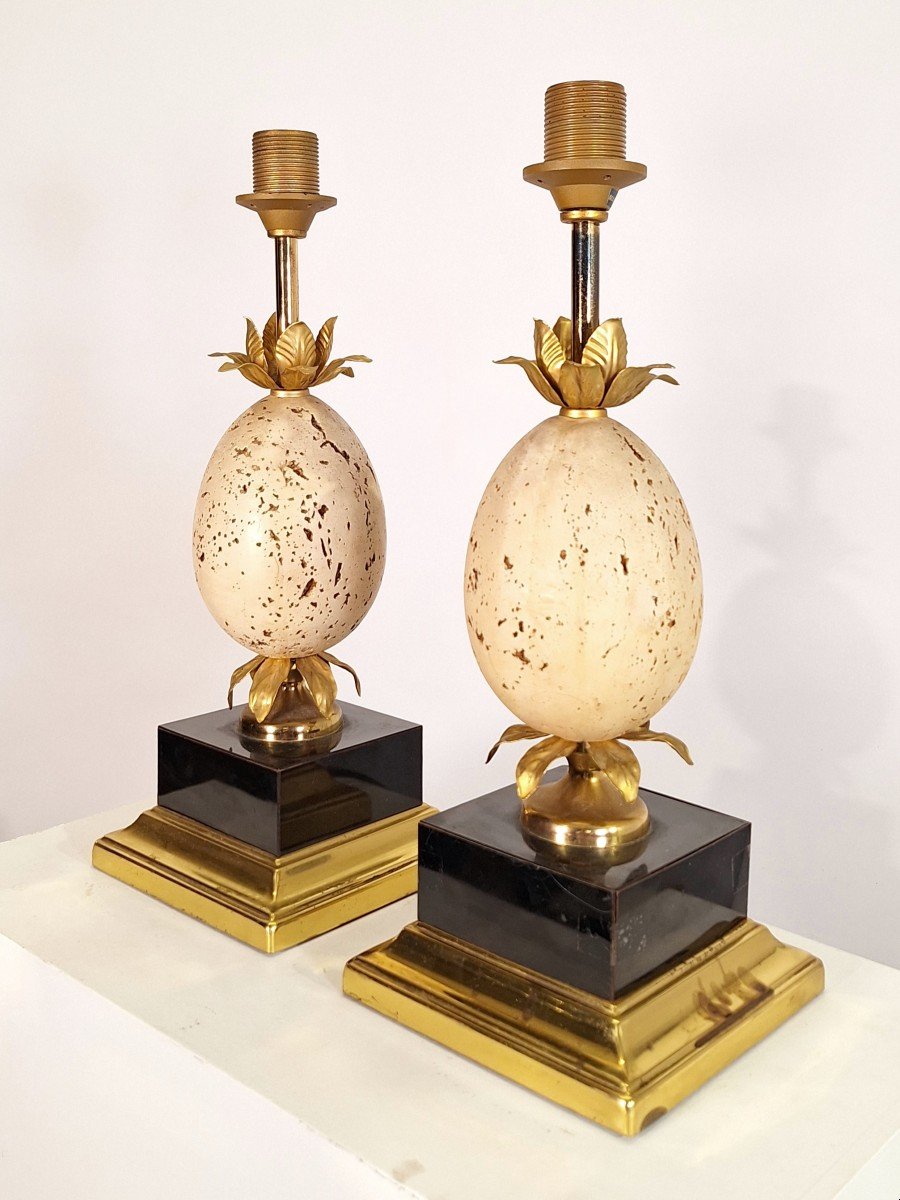 Pair Of Hollywood Regency Lamps Depicting A Travertine Egg 