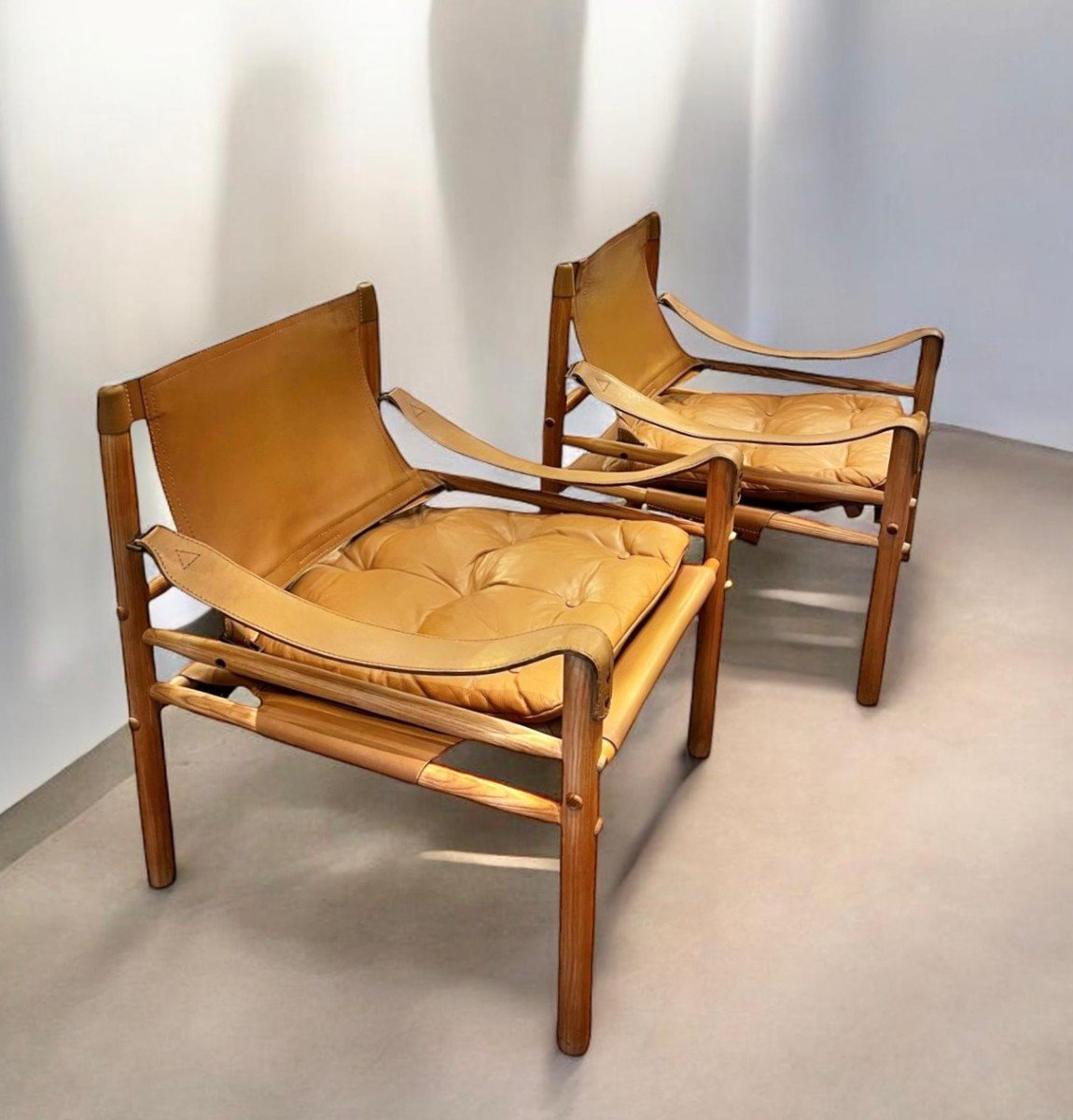 Paire De Fauteuils Sirocco Par Arne Norell -photo-2