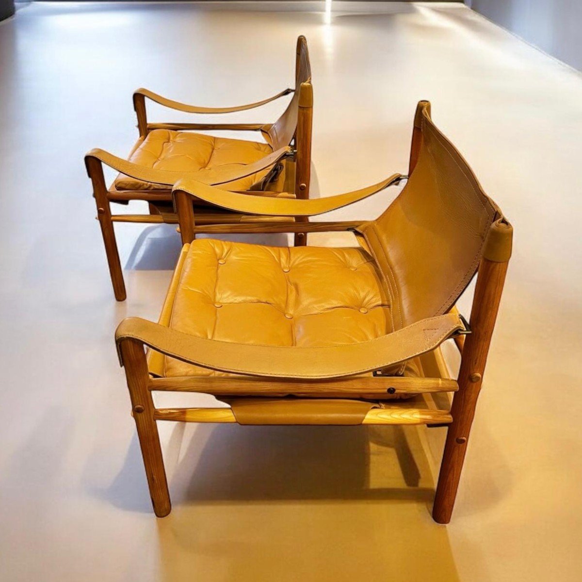 Paire De Fauteuils Sirocco Par Arne Norell -photo-1