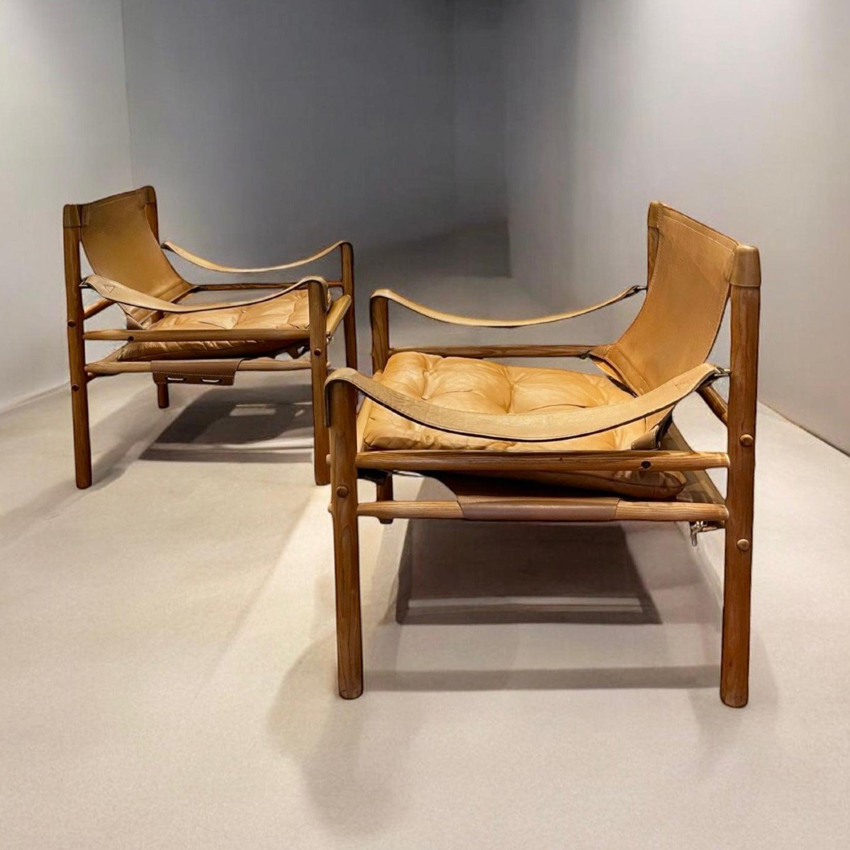 Paire De Fauteuils Sirocco Par Arne Norell -photo-2