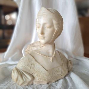 Buste De Jeune Femme Voilée