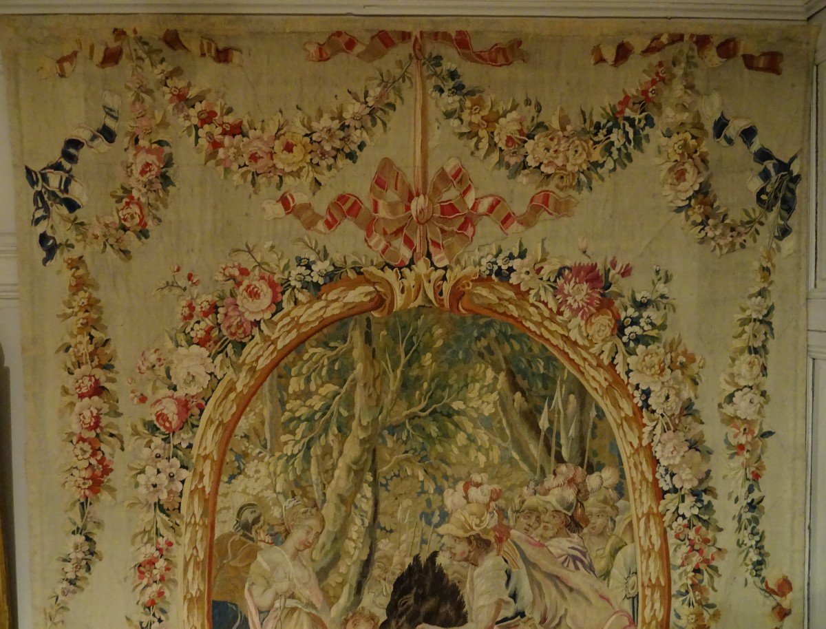 Tapestry Around 18th Century Aubusson Medallion-photo-2