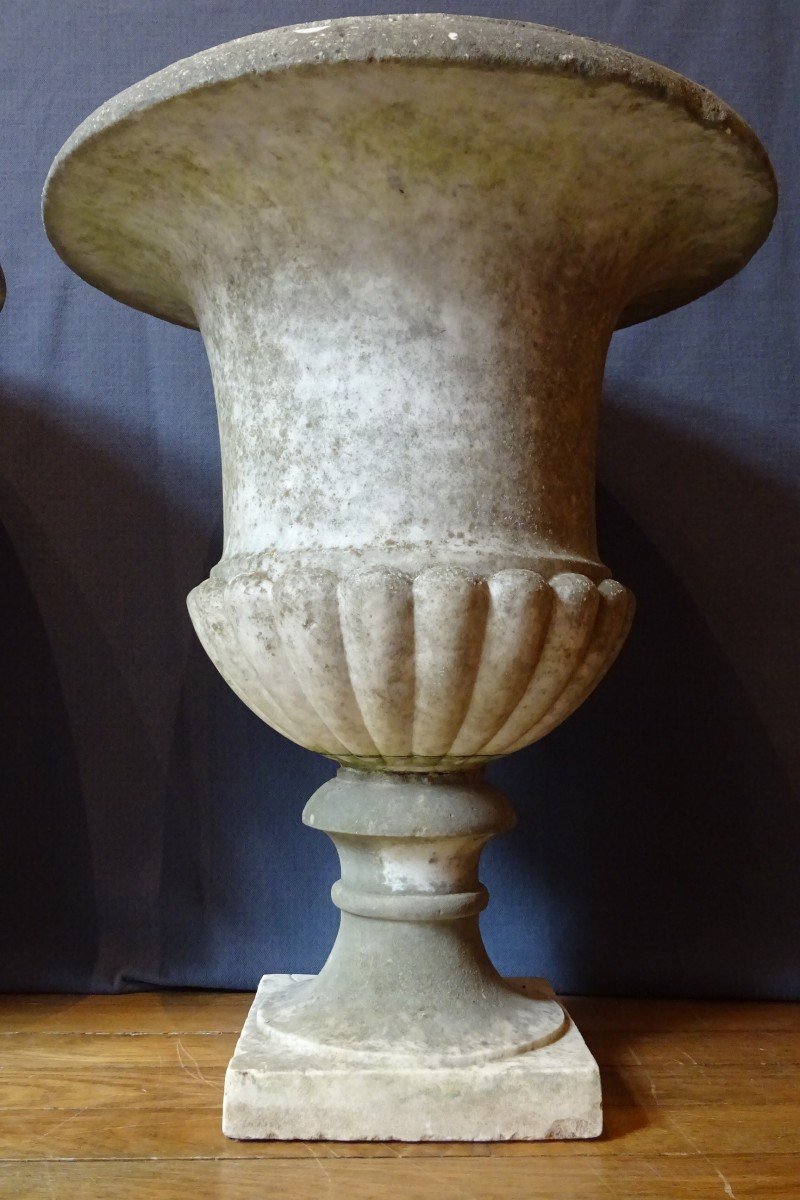 Paire de vases Médicis en marbre blanc fin XVIII ème-photo-4