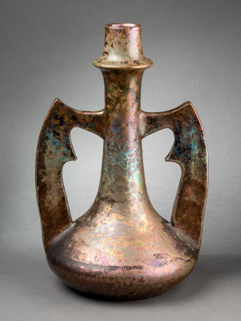 C. Massier - Vase à Double Anse. Céramique Irisée, Décor Aux Papillons. Période Art Nouveau -photo-2