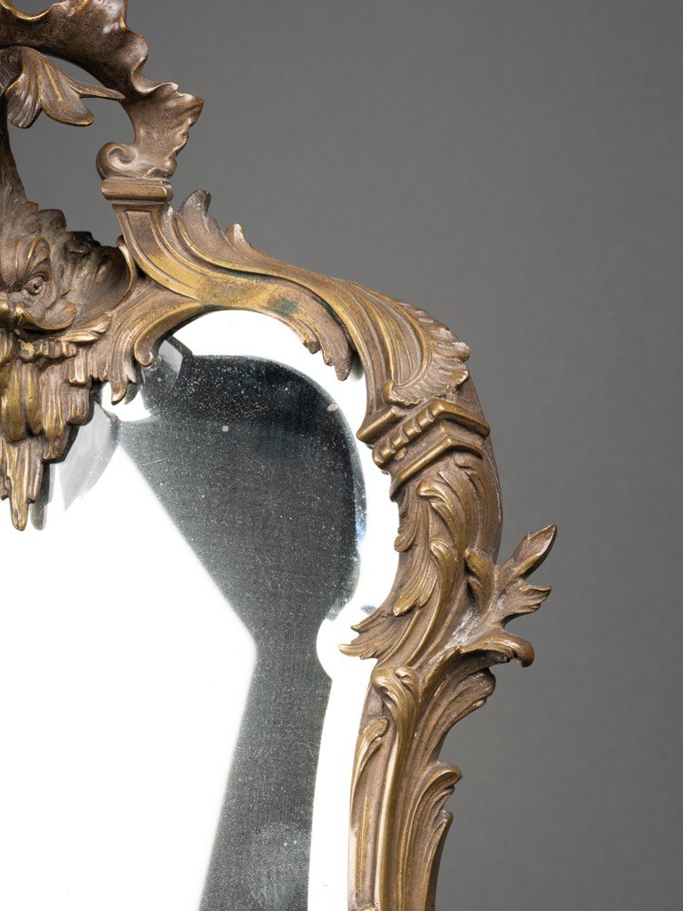 Miroir de table biseauté en bronze, Décor au dauphin, rinceaux et motifs végétaux - Fin  XIXème siècle-photo-4