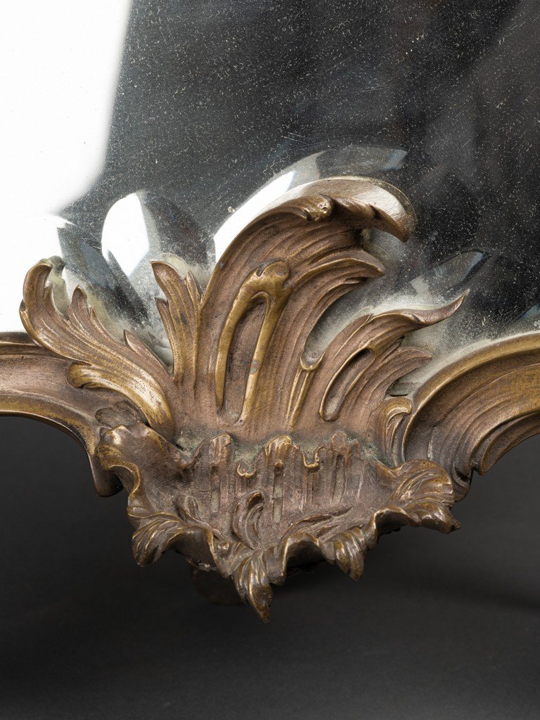 Miroir de table biseauté en bronze, Décor au dauphin, rinceaux et motifs végétaux - Fin  XIXème siècle-photo-2