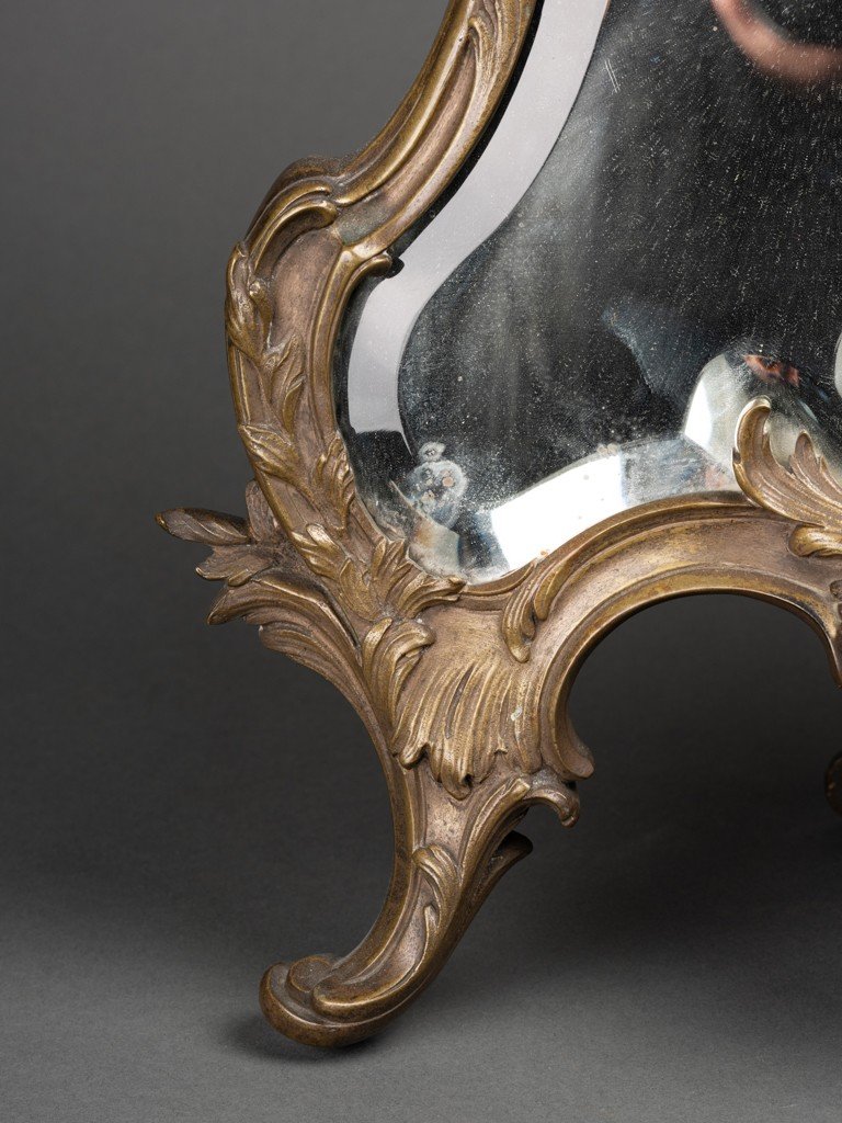 Miroir de table biseauté en bronze, Décor au dauphin, rinceaux et motifs végétaux - Fin  XIXème siècle-photo-3