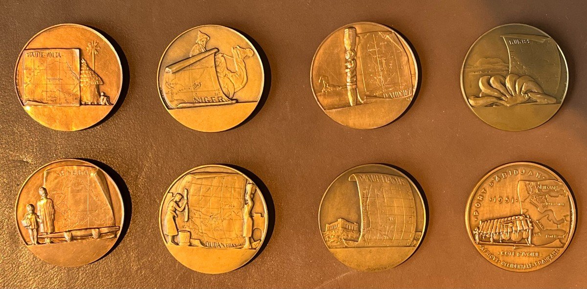 Emile Monier : Ensemble complet de 8 médailles Art Déco en bronze à profils ethnographiques africanistes-photo-2