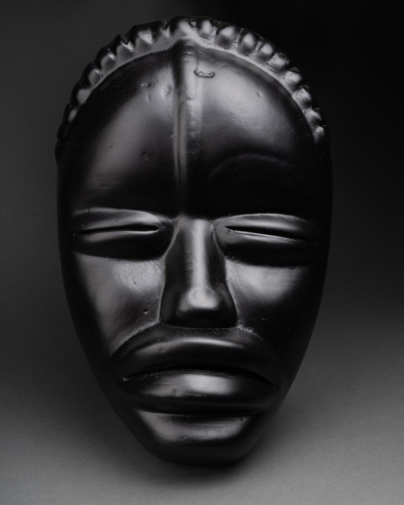 Roger Capron (1922-2006) Rare African Mask In Black Enameled Ceramic. Around 1950.-photo-2