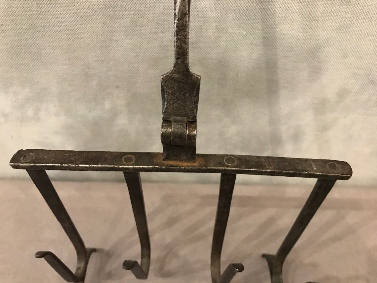 Old Removable Toaster In Wrought Iron From The 18th Century-photo-2