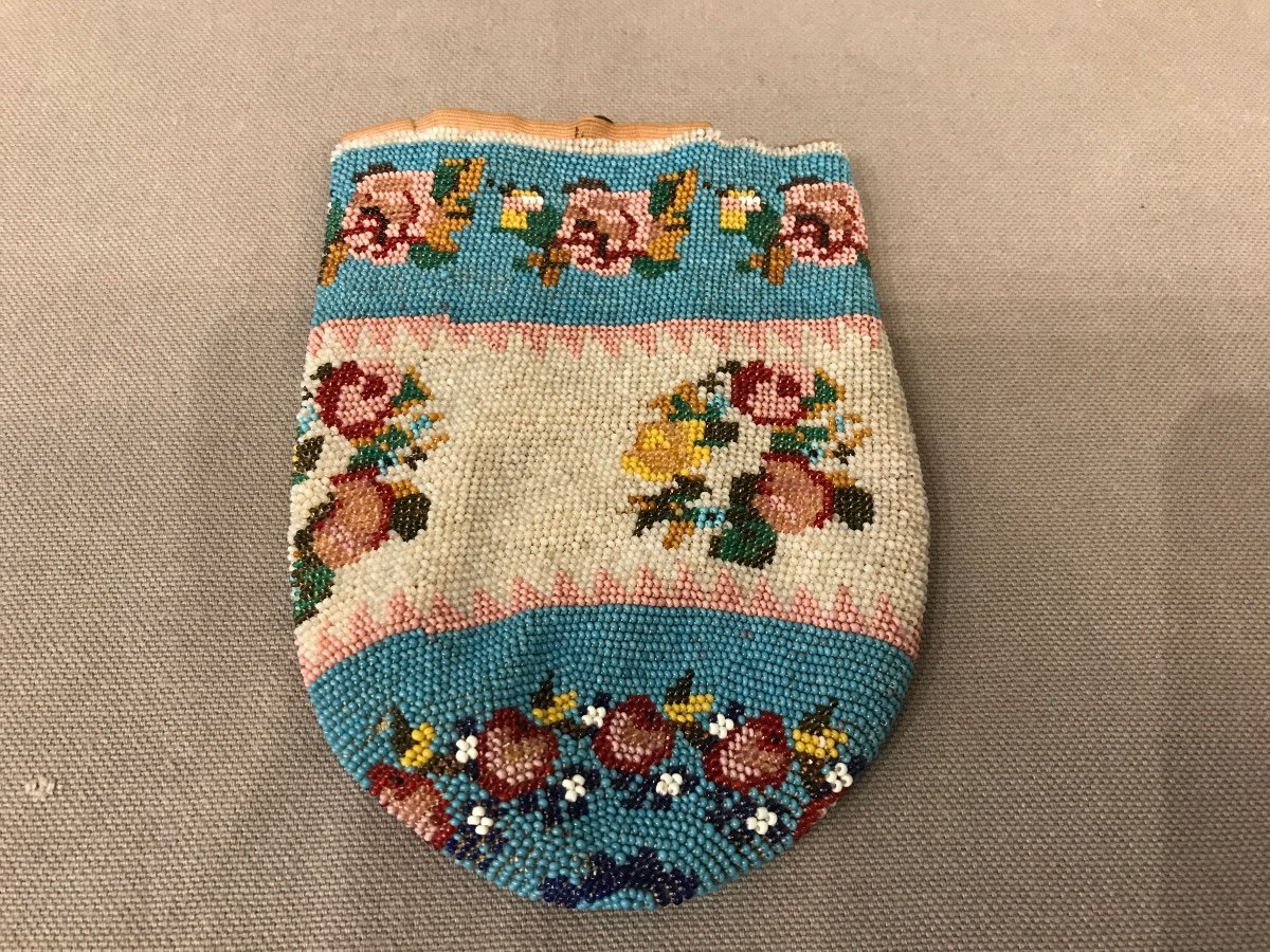 Old Purse In Micro Pearls From The 18th Century