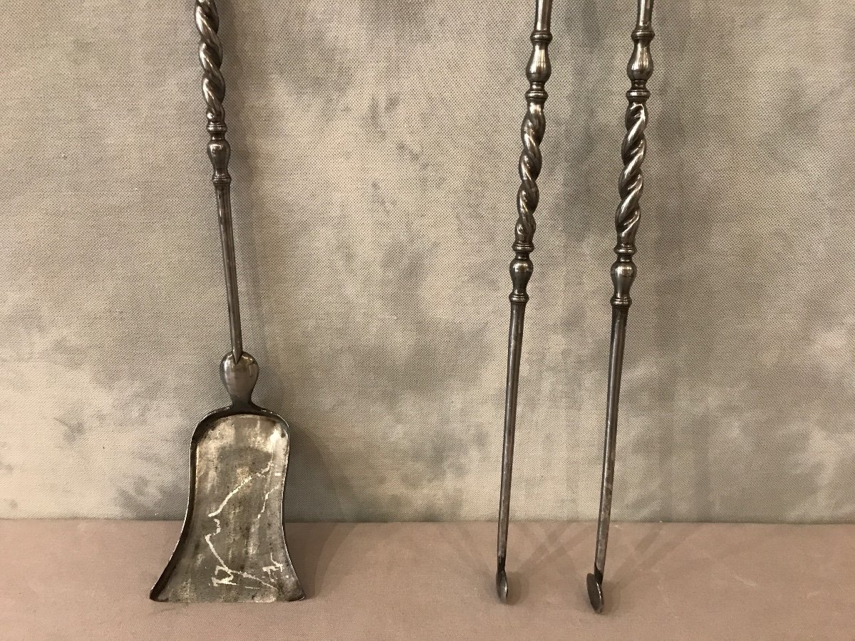 Set Of A Shovel And Tongs In Iron And Brass From The 19th Century -photo-3