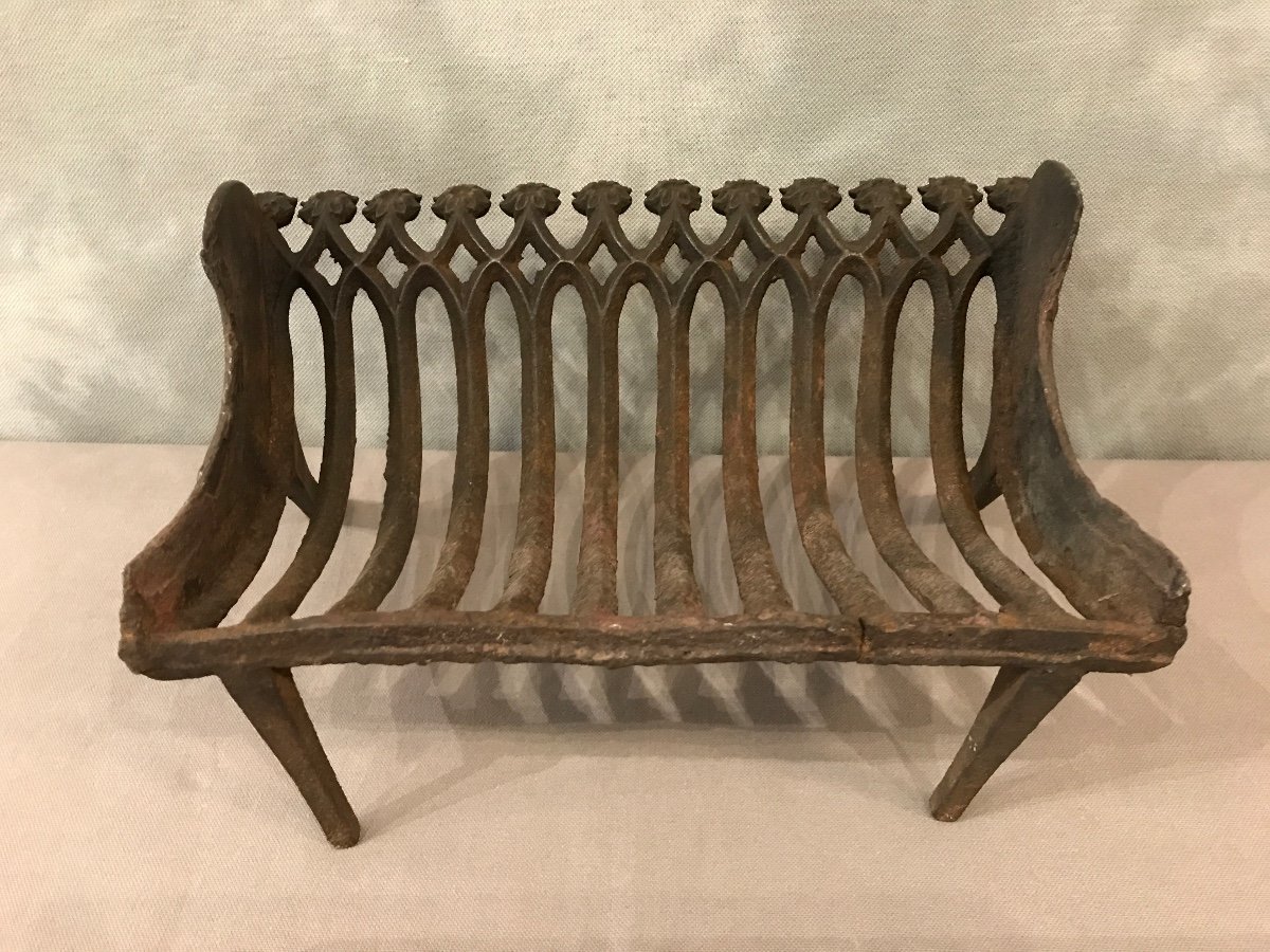 Small 19th Century Cast Iron Charcoal Grill -photo-1