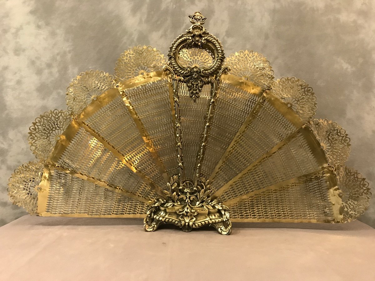 Antique Fan-shaped Fireplace Screen From The Late 19th Century 