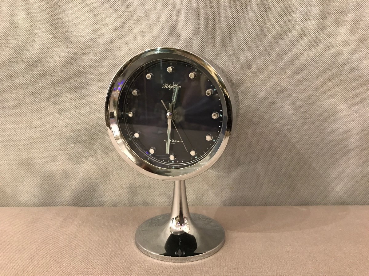 Vintage 1970 Black And Chrome Color Alarm Clock -photo-2