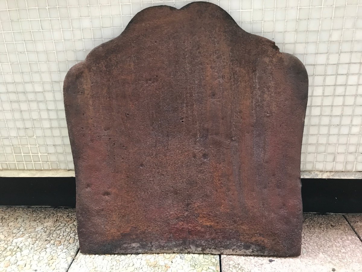 Cast Iron Fireplace Plate In 19th Century Condition (60 X 64.5) -photo-2